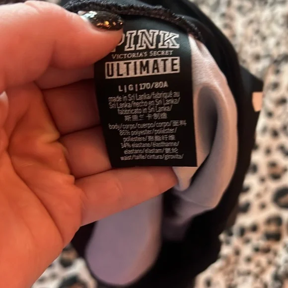 Pink brand workout shorts large - Picture 11 of 12